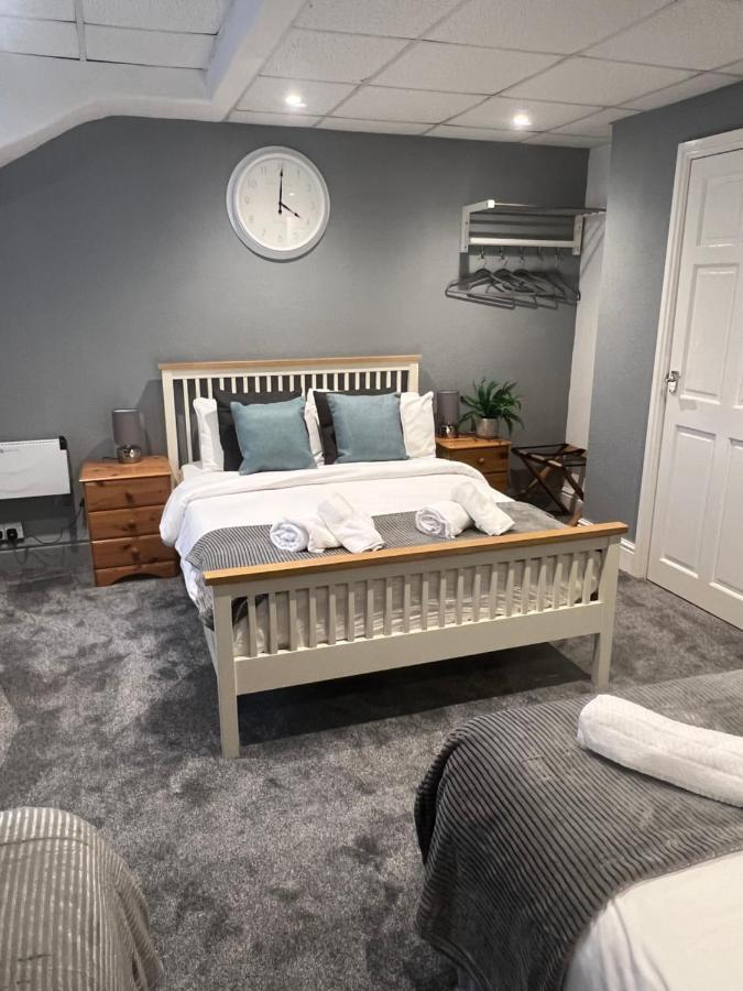 1 double and 2 single beds